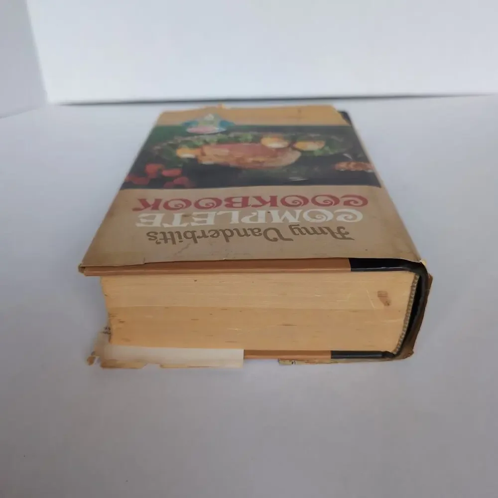 Vintage‎ Amy Vanderbilt's Complete Cookbook 1961 Andy Warhol Drawings Acme